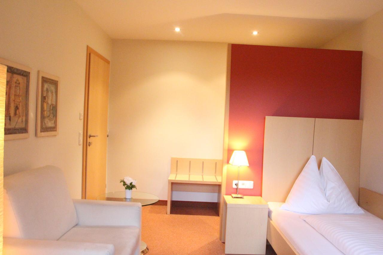 Hotel Alhartinger Hof Leonding Kamer foto
